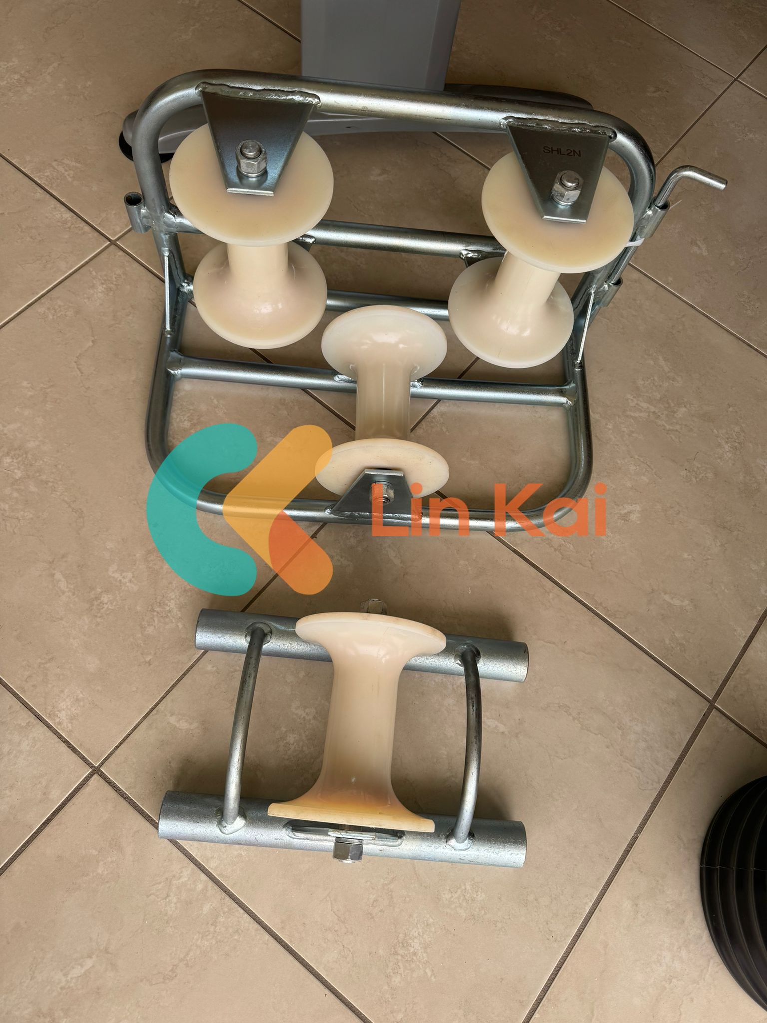 کیبل گراؤنڈ رولر کے بنیادی طور پر کیا کام ہیں؟